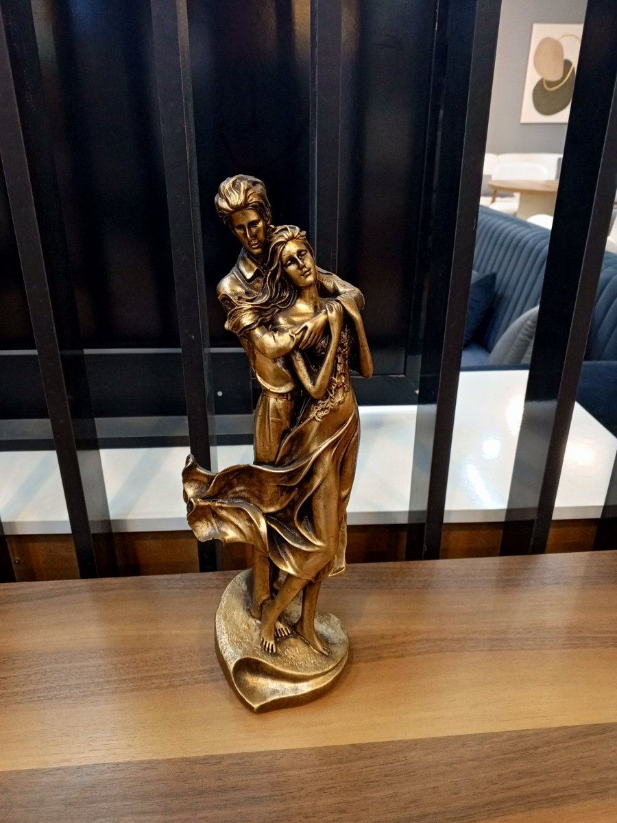 Bir Sevdadır aslında, öylesine sarılımak,.