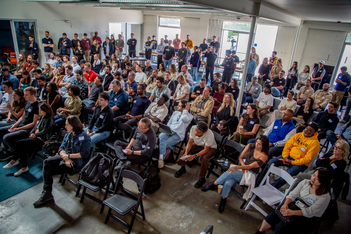 denk_tweets's tweet image. Thanks for coming out LA 🖤🌴

I think we need a bigger venue next year...

#LATechWeek