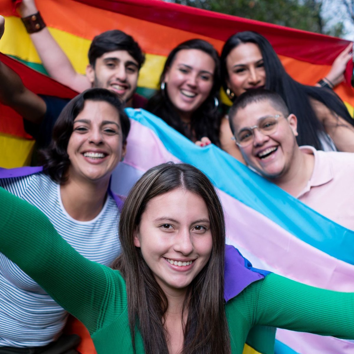 republiqueBRA's tweet image. ♀️ ♂️ Número de jovens americanos que se identificam como não binários despenca de 6,8% em 2023 para 3,6% em 2025 nos EUA.