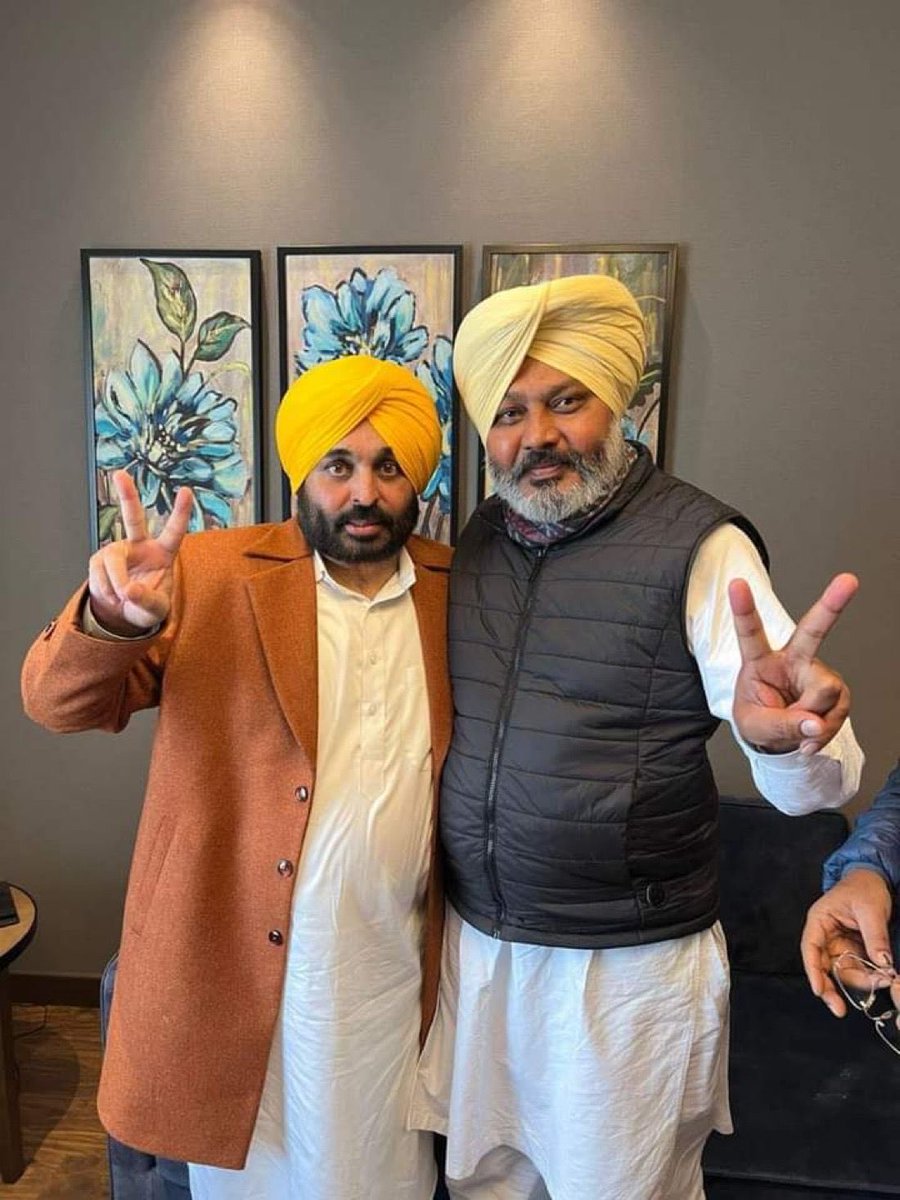 HarpalCheemaMLA's tweet image. Happy Birthday to our beloved CM @BhagwantMann Ji. 🌼 May Waheguru bless him with good health, happiness, and continued strength to serve Punjab and uphold the spirit of Punjabiyat.