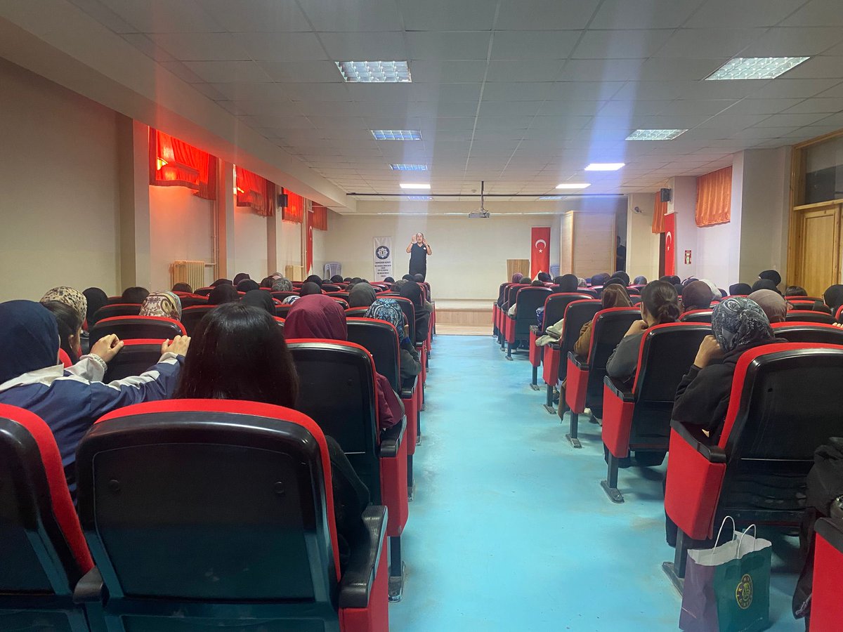 MalatyaMEM_ISGB's tweet photo. İl Milli Eğitim Müdürlüğümüz İlk Yardım Uzmanları  Sadrettin Konevi Kız Anadolu İmam Hatip Lisesinde ilkyardim farkındalık egitimi verdiler ⁦@meb_dhgm⁩ @omurfatih⁩ ⁦⁦@mebisgb⁩ @ozkan_meb⁩ ⁦@MalatyaMem⁩ ⁦@behcet_bakir⁩ ⁦@MAvsar44 @GlcanKILIN3 https://t.co/EYkb9yykDo