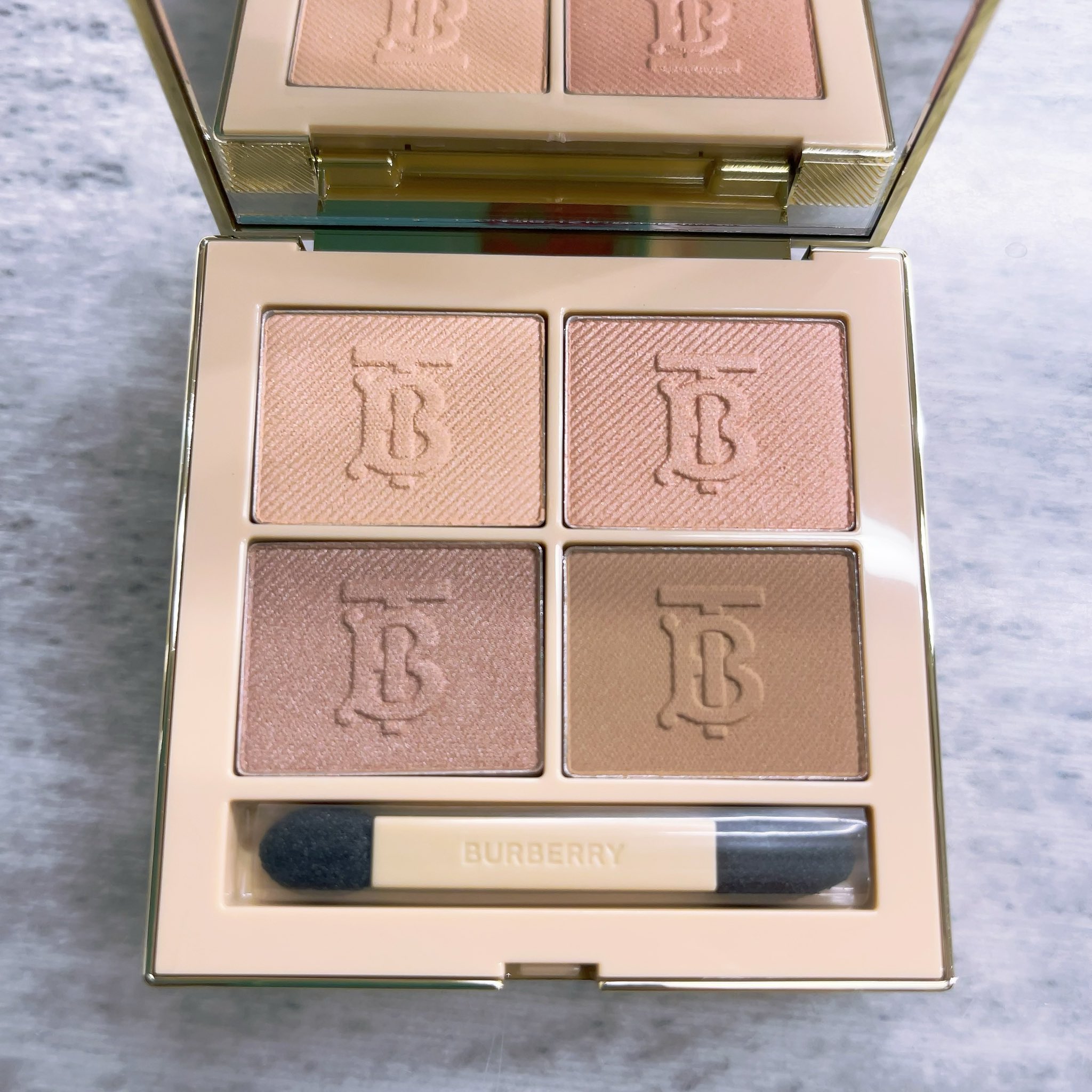 BURBERRY beauty アイシャドウ 01 ICONIC HONEY