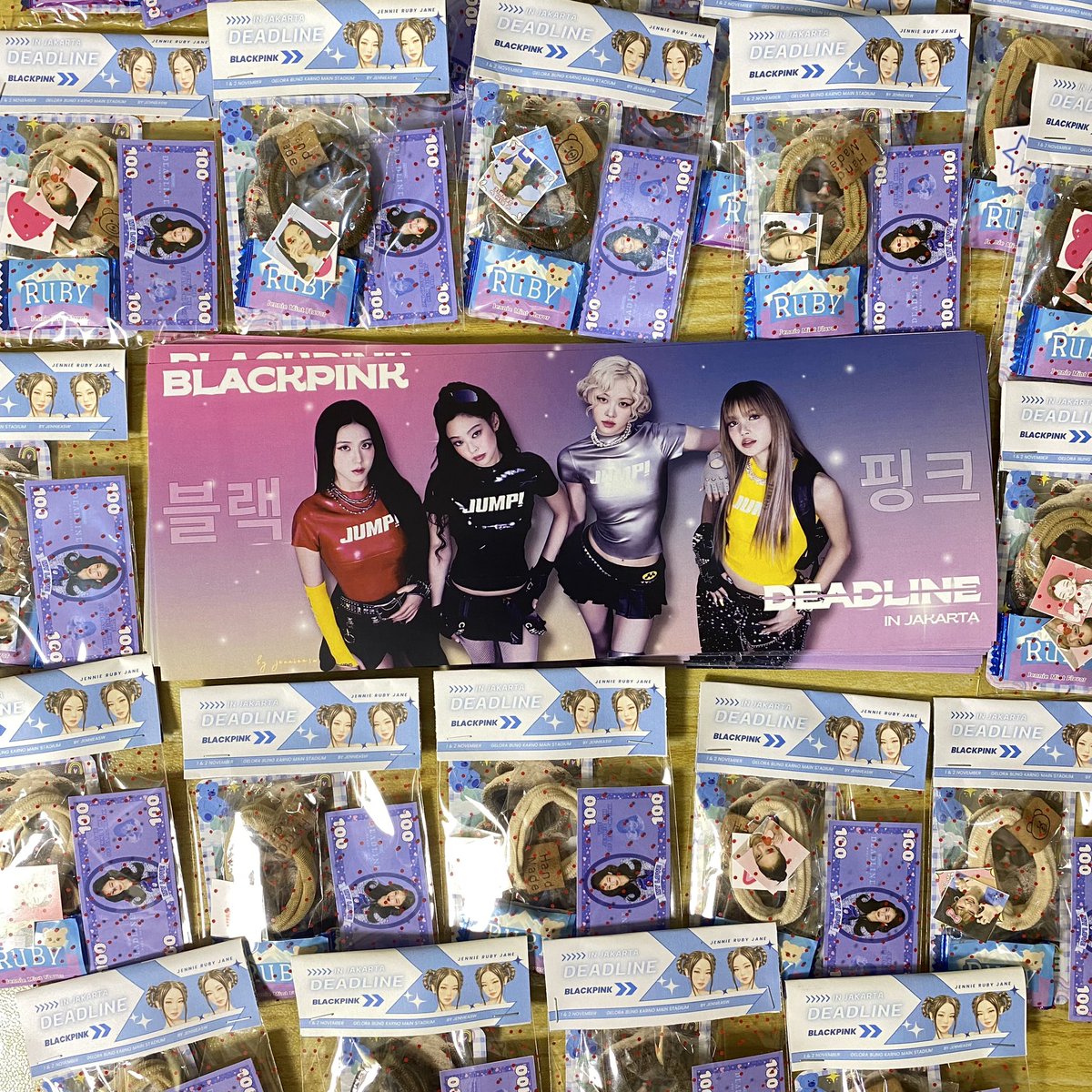 freebies deadline in jakarta by jennieasw
𓂃˚ ᡣ𐭩˙ᵕ˙ᰔᩚ ˚𓂃

ᰔᩚ ˚ 01 &amp; 02 nov 
ᰔᩚ ˚ very limited quantity
ᰔᩚ ˚ at gbk

how to claim : 
⋆˙⟡ like and rt
⋆˙⟡ find me and say hi!
⋆˙⟡ kindly tag me later 

#BLACKPINK_DEADLINE_IN_JAKARTA #BLACKPINKinJAKARTA