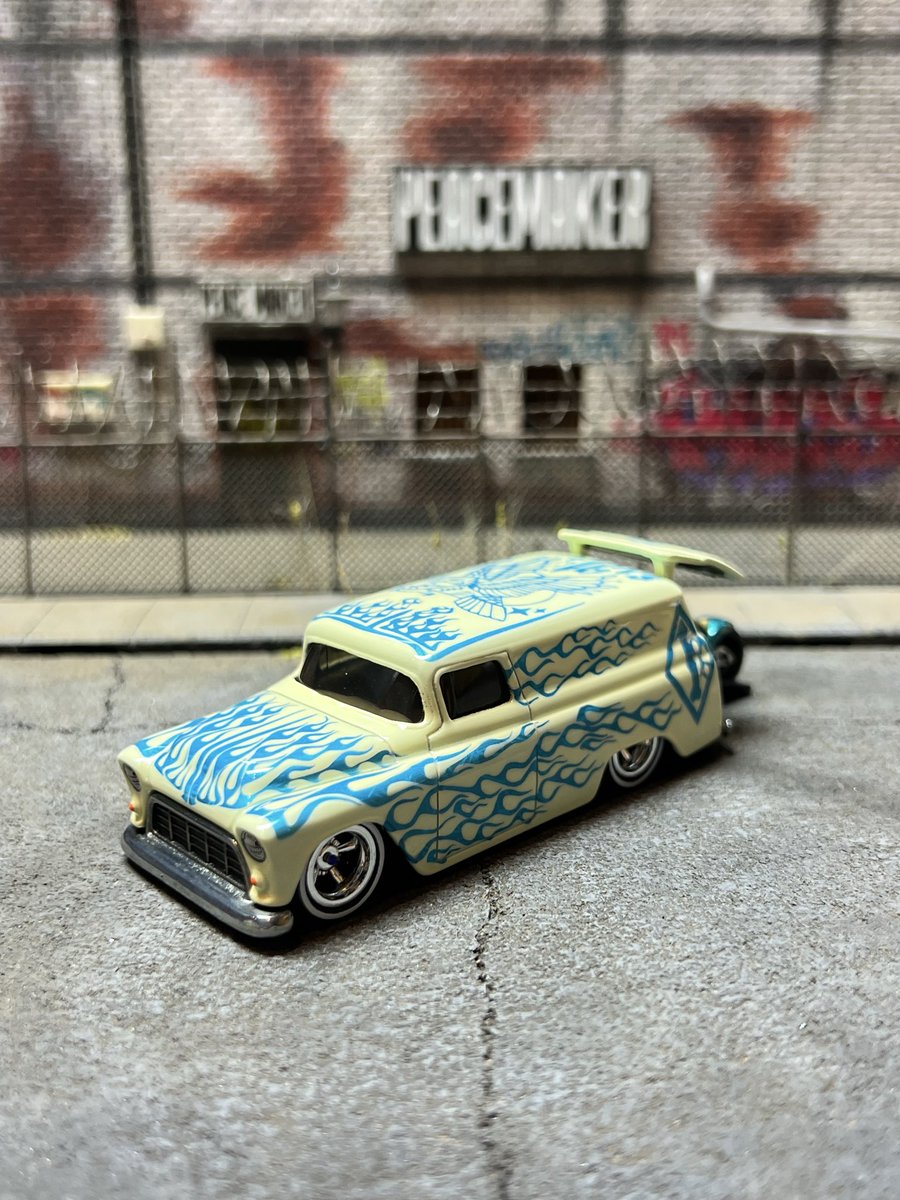 PEACE_111_MAKER's tweet photo. ‘55 Chevy panel 

Old-fashioned blue-eyed eagle

#hotwheels #hotwheelsofficial #hotwheelscollector #hotwheelsjapan
#hotwheelsmalaysia #hotwheelsjakarta
#airbrushpainting #hotwheelscustoms #art #custompaint #iwata https://t.co/emDTcbKhcU