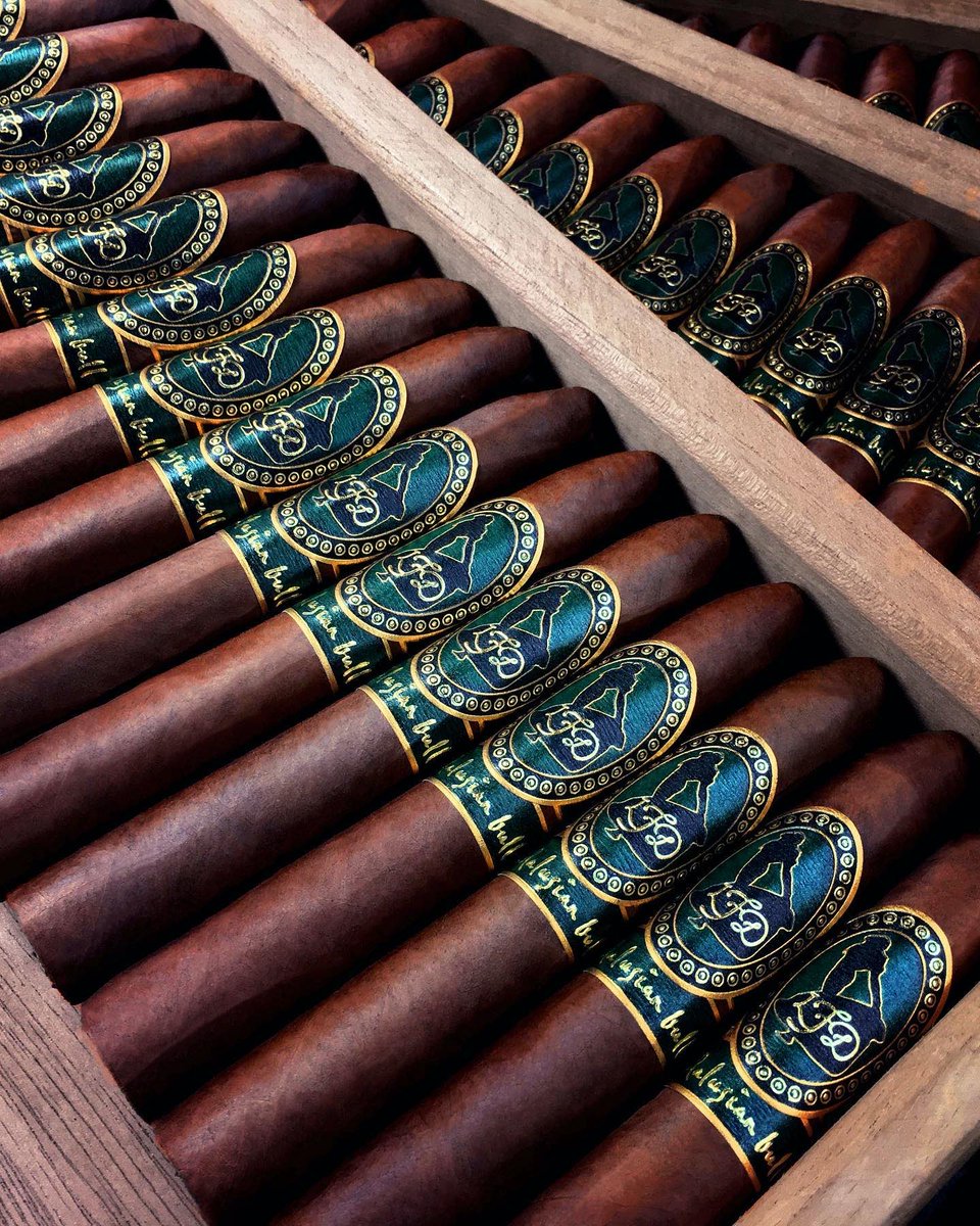 cabinettb's tweet photo. Disponible nuevamente el legendario Andalusian Bull de @LFDcigars 🔥  Inspirado en el espíritu de los toreros españoles, este cigarro ofrece una mezcla audaz, compleja y llena de carácter. 

Cigar of the Year 2016 by @CigarAficMag Rated 96

#CabinetExperience https://t.co/PEkhP40IWz