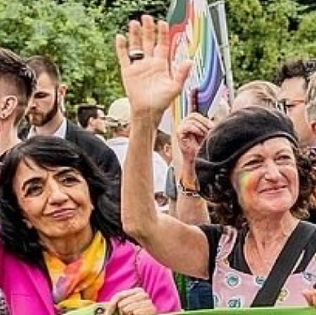 <a href="/micha_bloss/">Michael Bloss</a> Komischen Fetish habt Ihr... 🧐