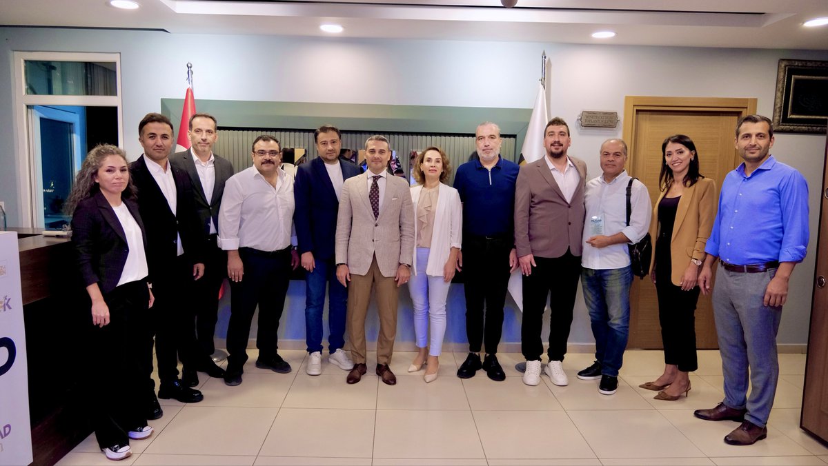 Mesleki eğitim ve iş dünyası arasında köprü kurmayı hedeflediğimiz “Geleceği Yetiştirmek – MESEM Modeli ve İşveren Kazanımları” toplantısında, gençlerimizin nitelikli istihdamına katkı sağlayacak model ve uygulamalar ele alındı.

Programımıza değerli bilgi ve deneyimleriyle katkı