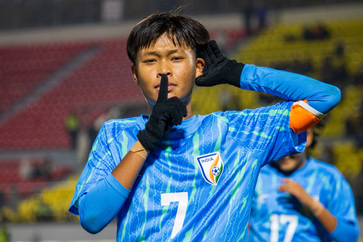 DattaNilanjan's tweet photo. Congrats girls for qualifying for the U16 #AsianCup.
You actually play football, attack with numbers, defend as a unit.
All #Indian teams are better in the sport except the #QuotaSystem overhyped men’s team under #KhalidJamil.
#IndianFootball
📸 @IndianFootball https://t.co/pgzd7Rtv6a
