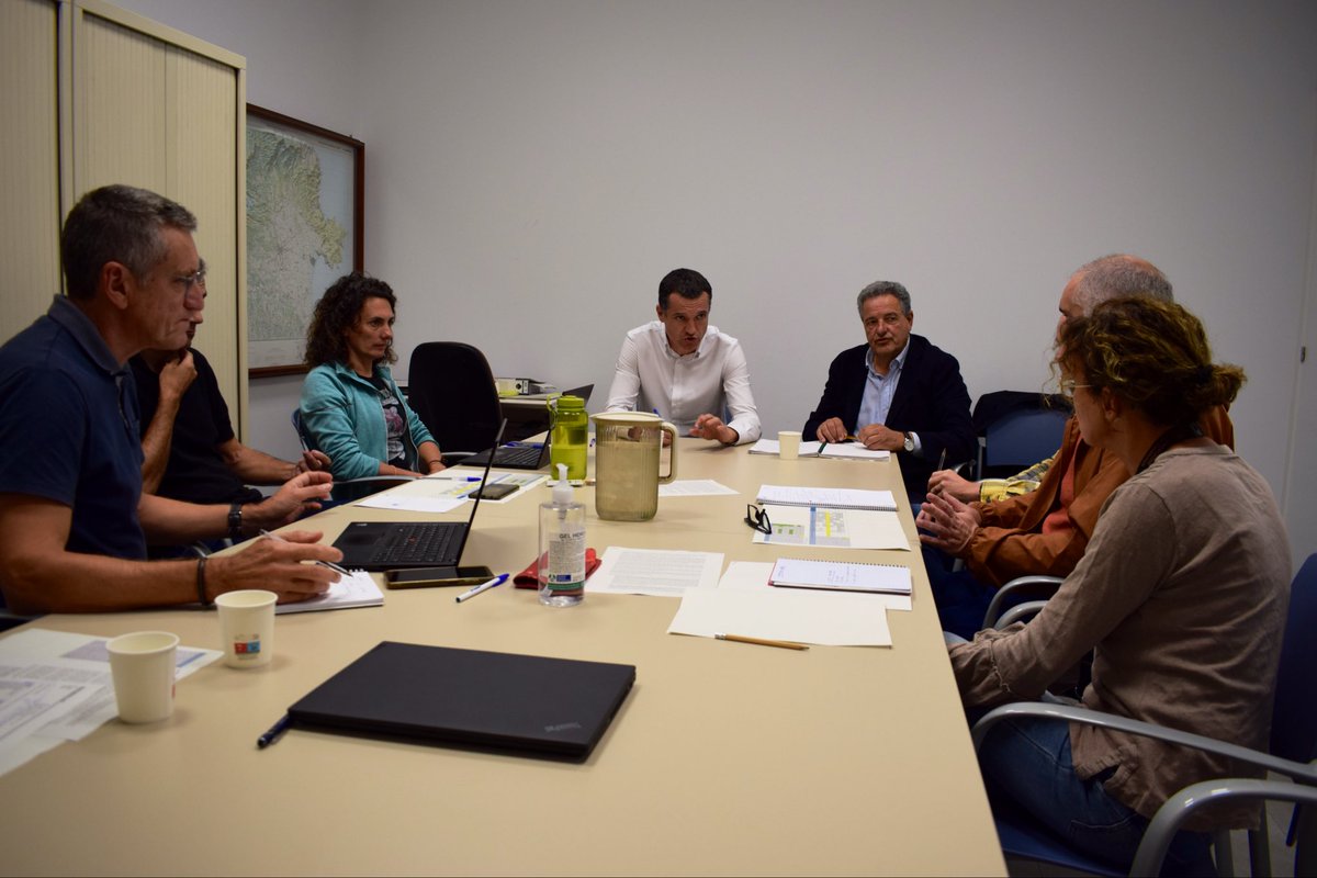 M’he reunit amb els professionals dels serveis territorials de Girona per fer seguiment del procés de vacunació sobre el terreny.

Davant el nou positiu de dermatosi nodular contagiosa a la comarca del Gironès, comencem a vacunar al radi del focus i n’accelerem el procés.