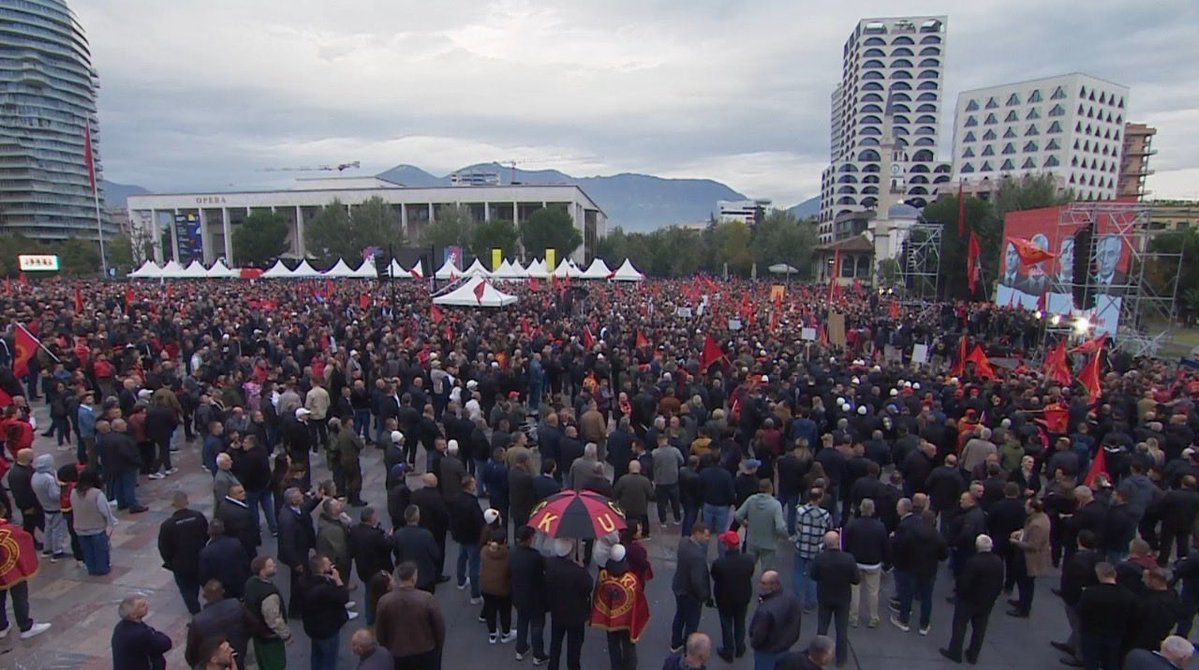Pamjet paraprake nga protesta mbarekombetare per çlirimtaret! 🇦🇱
