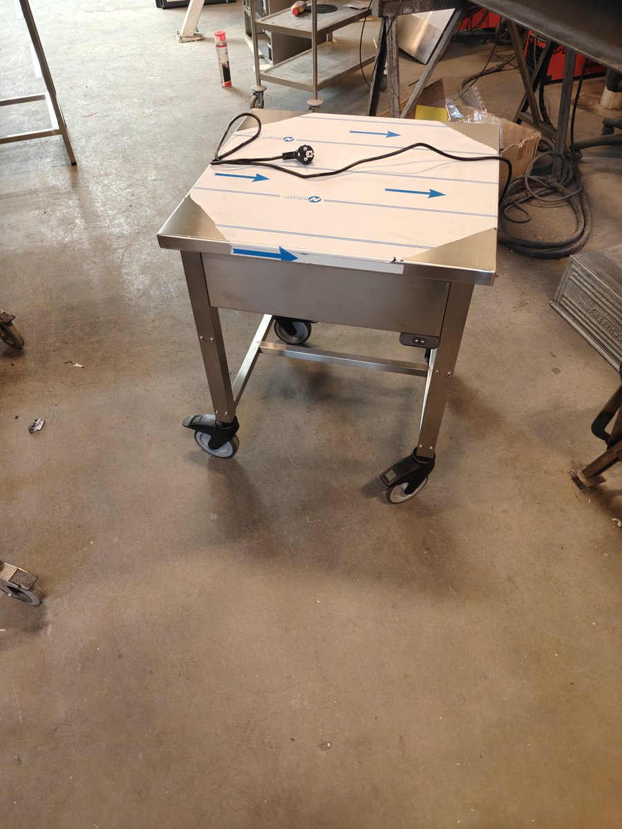 jag har byggt en söt liten bänk med höj&amp;sänk 🥰