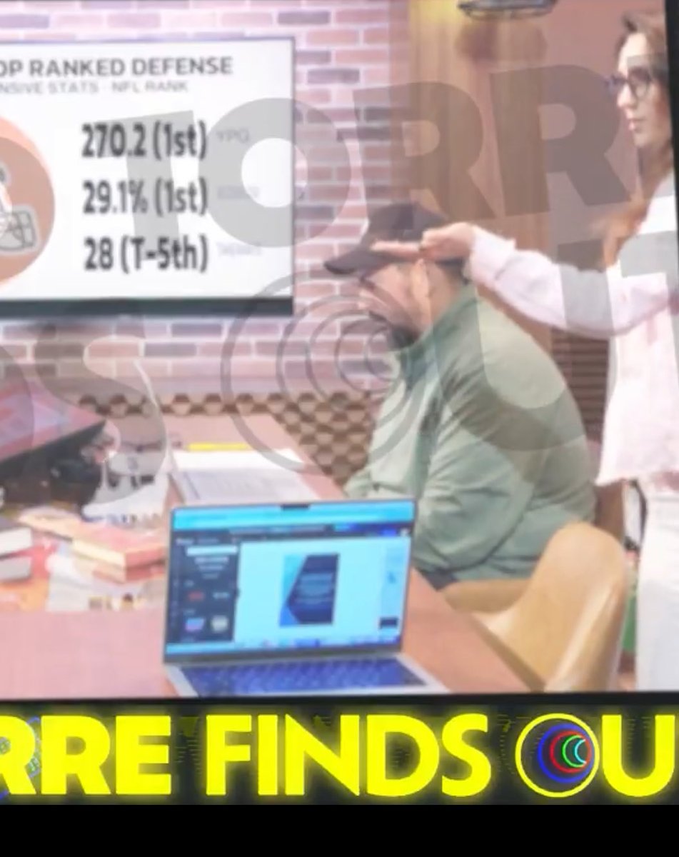 Underrated part of this clip is Jordon keeps discussing “Adobe Photoshop” and how she could easily do the job of the graphics team. 

But on her computer is clearly Canva 😂😂😂

Was she trying to recreate the graphics on there?!?