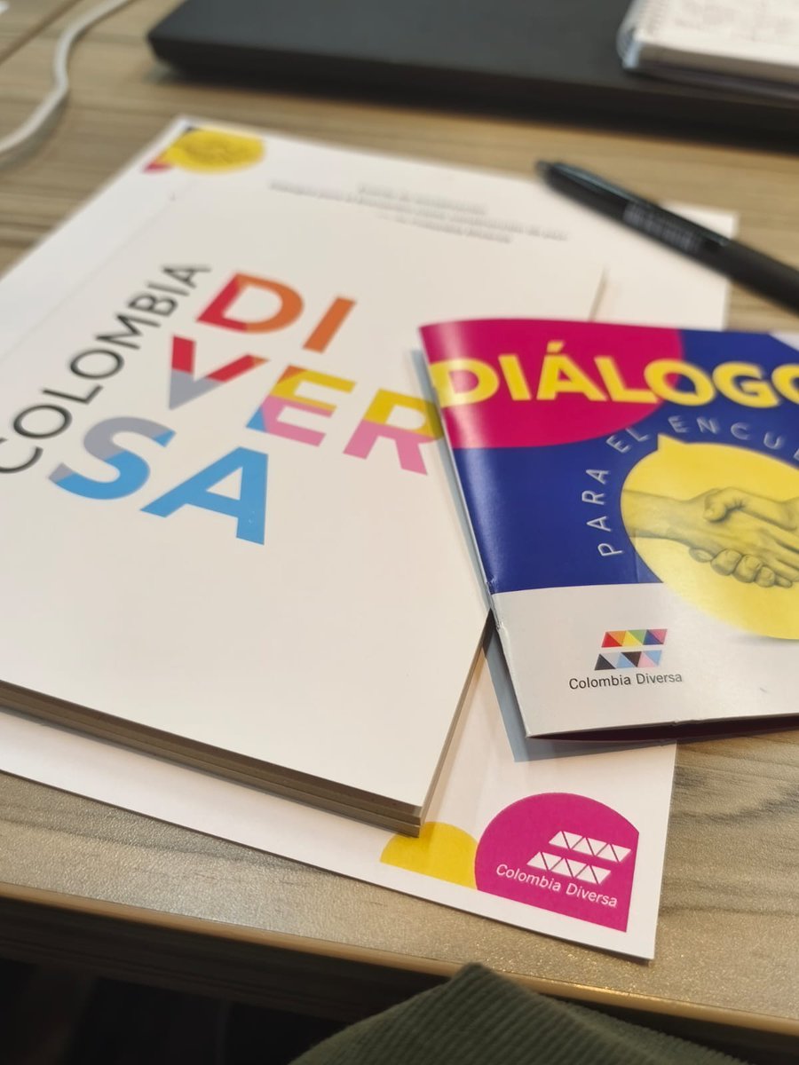 ONUHumanRights's tweet image. 1/Acompañamos la socialización de los "Diálogos para el encuentro como construcción de paz: la experiencia de Colombia Diversa" con @ColombiaDiversa e @el_ICTJ para conocer experiencias de acercamiento entre víctimas #LGBTIQ , comparecientes ante la @JEP_Colombia y firmantes de