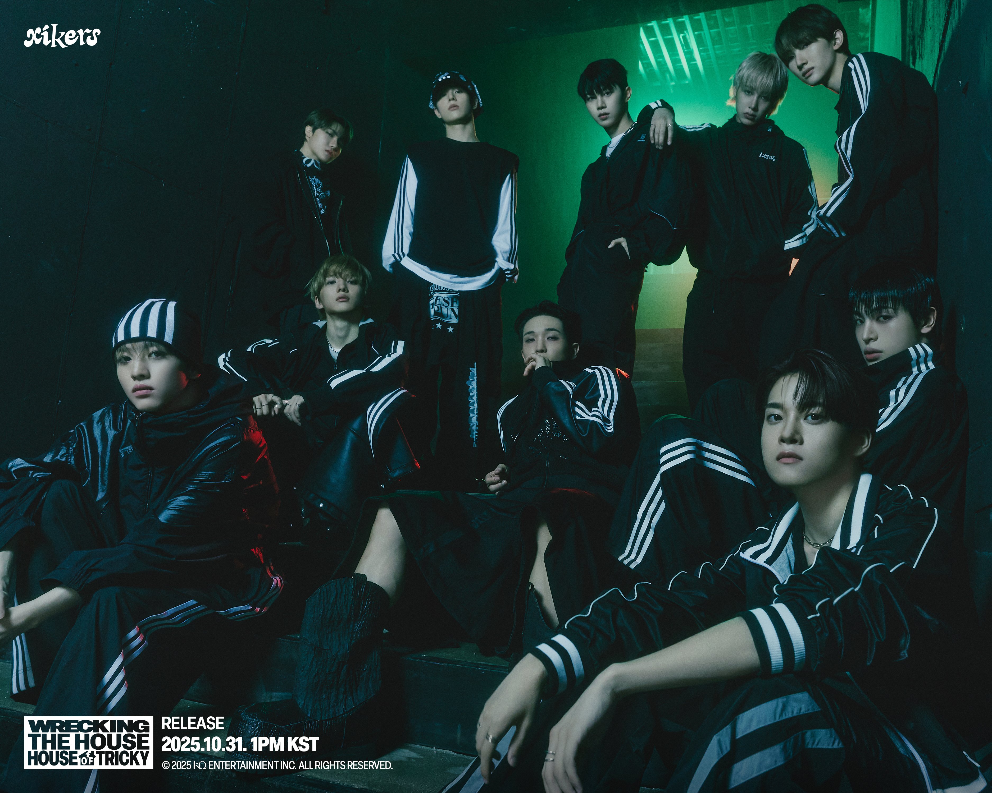 삼선 트레이닝 복을 100프로 활용한 것 같은 남돌 컨포 | 인스티즈