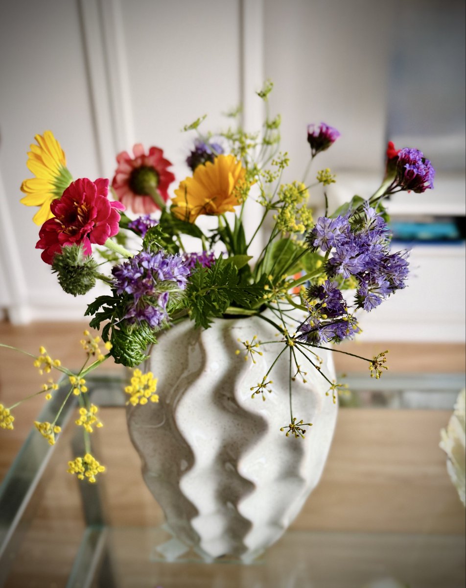 Toch nog weer bloemen kunnen meenemen uit de moestuin🙌🏻