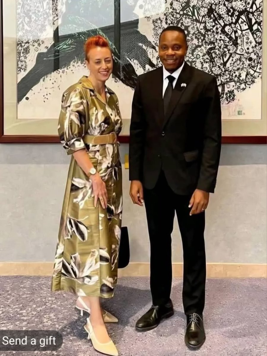 SpaceYame's tweet image. So, it appears Mrs. Chief Minister, has landed the prestigious gig of teaching Sierra Leoneans to rediscover frying plantains. Yes folks. The new 'Slave Mistress' will be teaching Sierra Leonean how to preserve their culture, and It's with a cool $10,000 a month salary
#Sources