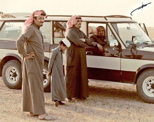 الملك خالد والملك فهد رحمهم الله
والملك سلمان حفظه الله
مين عرف الأمير الصغير؟