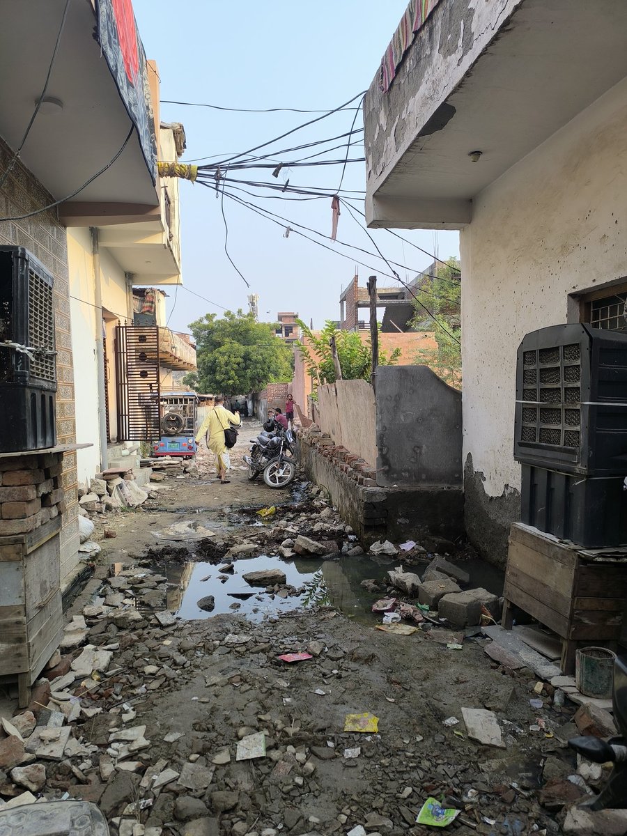 ShivamPand76660's tweet image. This is the condition of Sorkha Village, Noida Sec 115 — no proper sewer system, no electricity poles, broken roads, and open drainage everywhere. Residents deserve better living conditions! @noida_authority
#Noida #SorkhaVillage #BasicNeeds @CeoNoida
@NoidaCitiforum