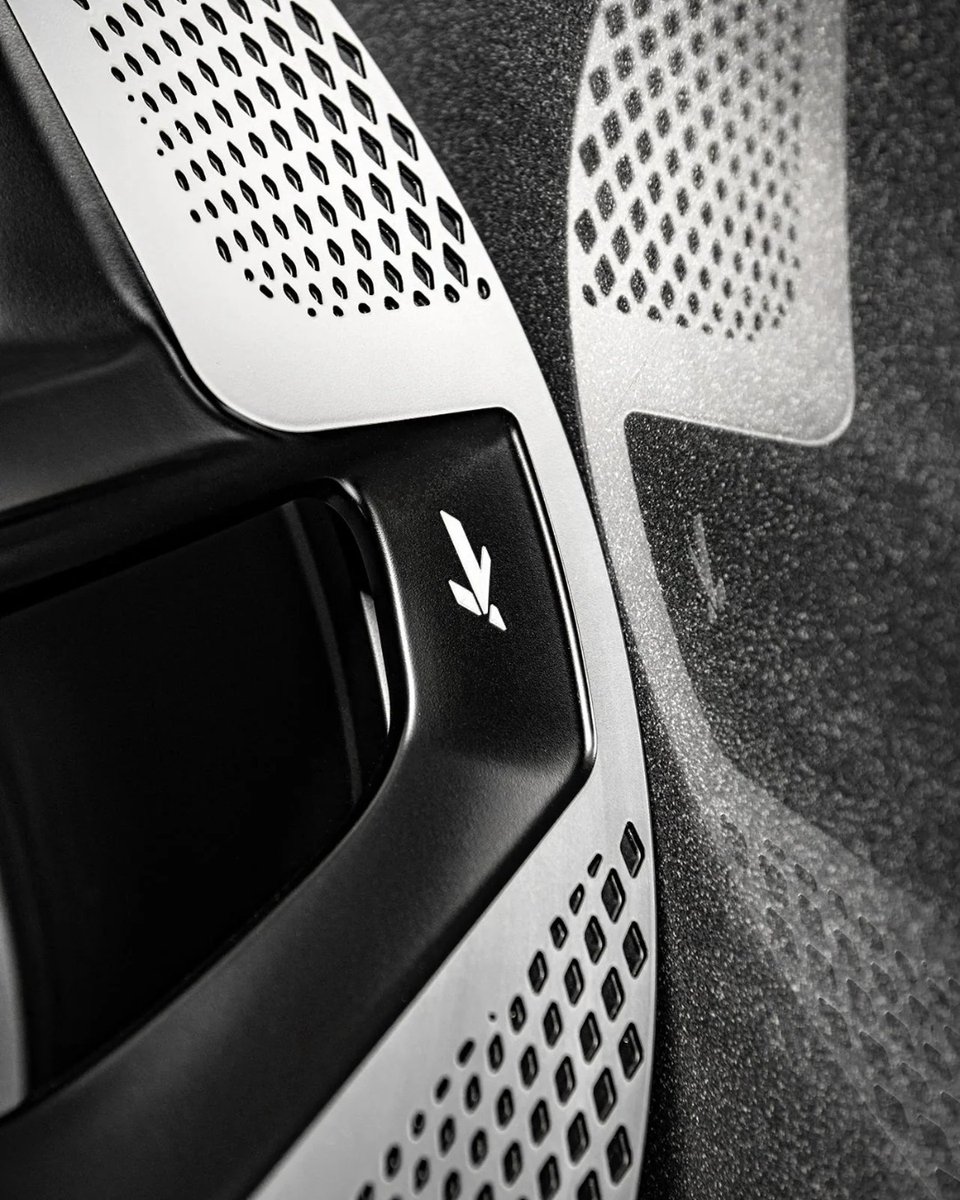 ProjectKahn's tweet image. Bentley Bentayga (2020-Present) - Type 8 Forged Alloy Wheels

Size (Front): 9.5 x 22&quot;
Size (Rear): 11 x 22&quot;
Colour: Satin Black / Diamond Cut

Copyright Design by KAHN®

See more: projectkahn.com/collections/be…

#BentleyBentayga #KahnDesign #LuxurySUV #ForgedAlloys #BentaygaCustom