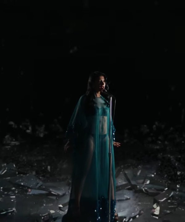 vestidodolce's tweet photo. Siento pena por las cosas que piensas de mí
Por la única forma que le das a una mujer
Te sorprende, amor, que yo sea tan diferente

Sin embargo, fue todo lo que te enamoró
Y ahora buscas confundirme y hacerme creer
Que me debo preocupar por qué piensa la gente

- Cazzu https://t.co/thct6Px05D