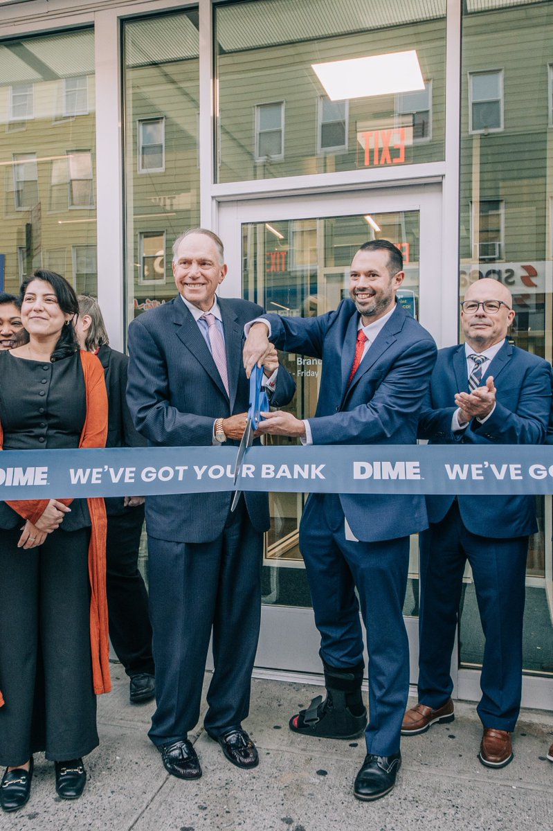 This week, Dime celebrated the Grand Reopening of the Greenpoint branch! The new branch is located at 742 Manhattan Avenue, Brooklyn, only a few blocks down from the previous location.

For more info about the Greenpoint branch, including hours, visit: okt.to/O2dKQp