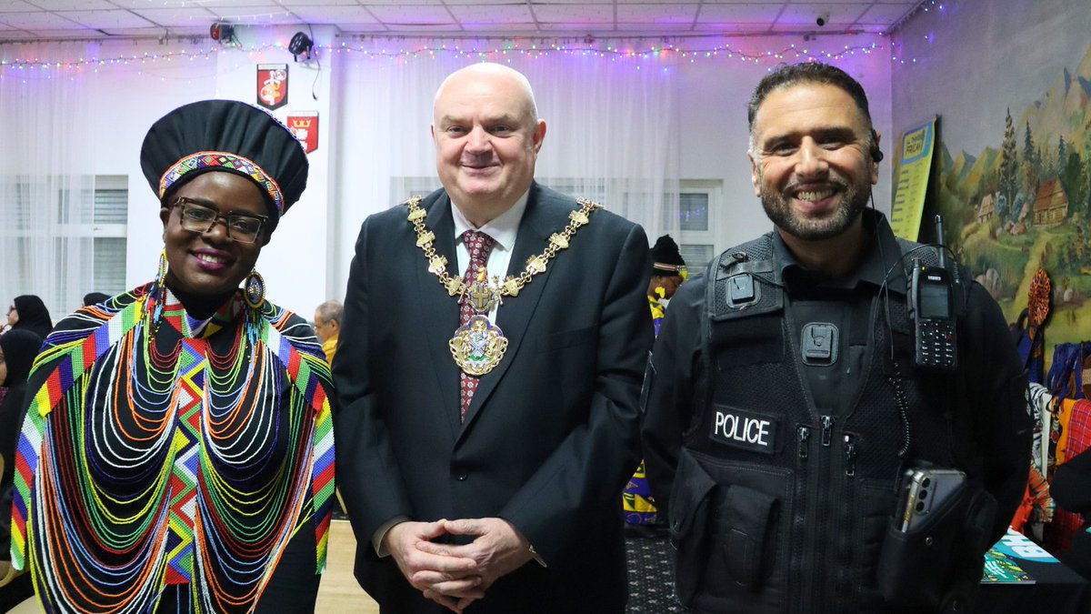GMPBuryPolice's tweet image. Insp Hussain delivered a Hate Crime presentation at Polish Centre Bury.

The event saw a fantastic turnout and brought together communities from across Bury to stand united against hate. Together, we’re building a safer future.

#WeStandTogether #LetsEndHate
