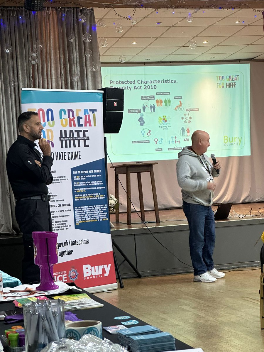 GMPBuryPolice's tweet image. Insp Hussain delivered a Hate Crime presentation at Polish Centre Bury.

The event saw a fantastic turnout and brought together communities from across Bury to stand united against hate. Together, we’re building a safer future.

#WeStandTogether #LetsEndHate