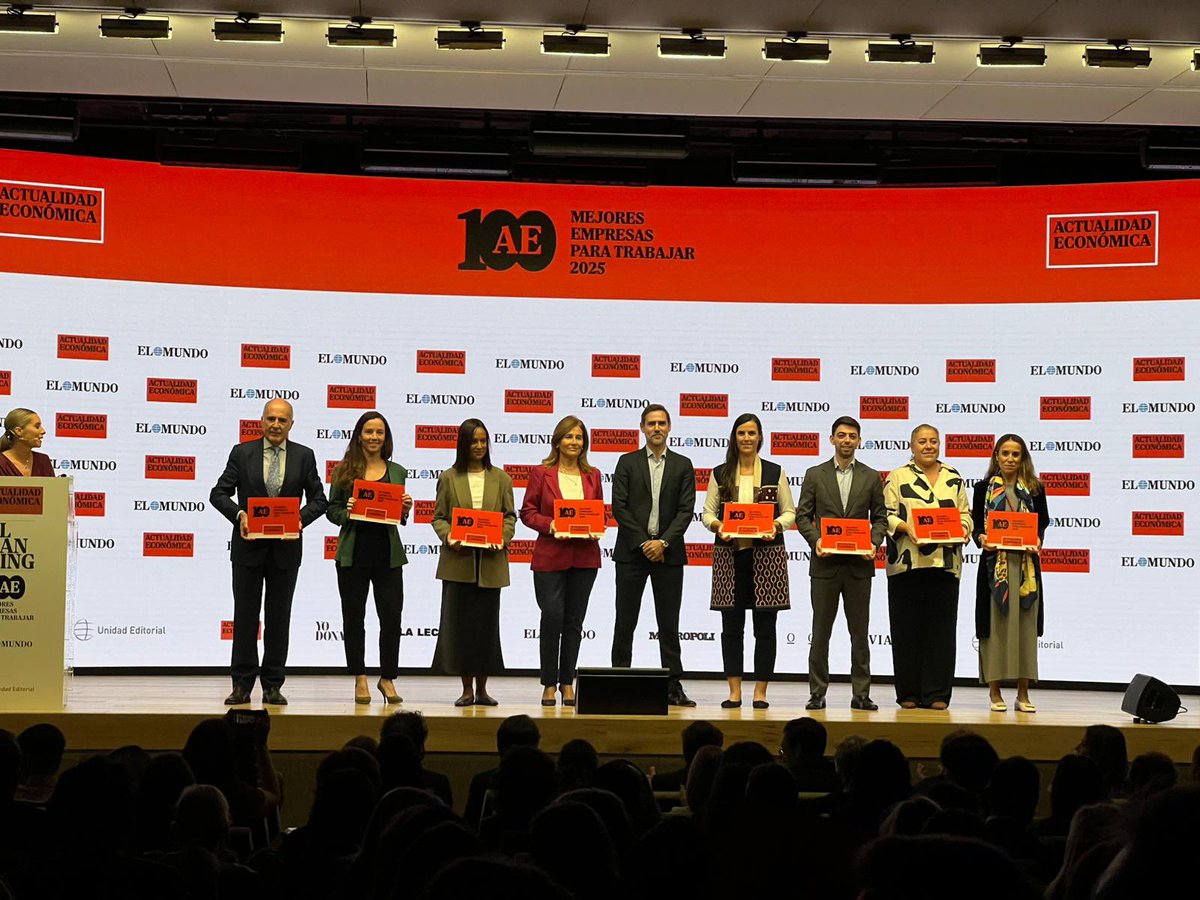 plainconcepts's tweet image. ¡Semanas de buenas notices para Plain Concepts! 🏆
✅ Top 100 mejores empresas para trabajar según @elmundoes (#21)
✅ Premio en la Gran Gala del Canal TIC
✅ Nuestro CEO, Quique Martínez, entre los Top 10 mejores de España.
¡Orgullosos del equipo! 💙