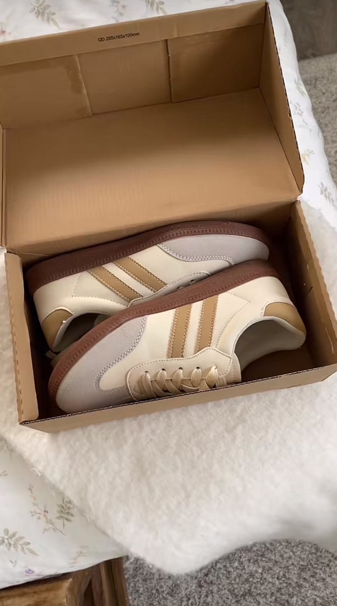 هالشوز الجميييل والانيييق من شي إن مررررررريح مره 🤍🤍🤍😩