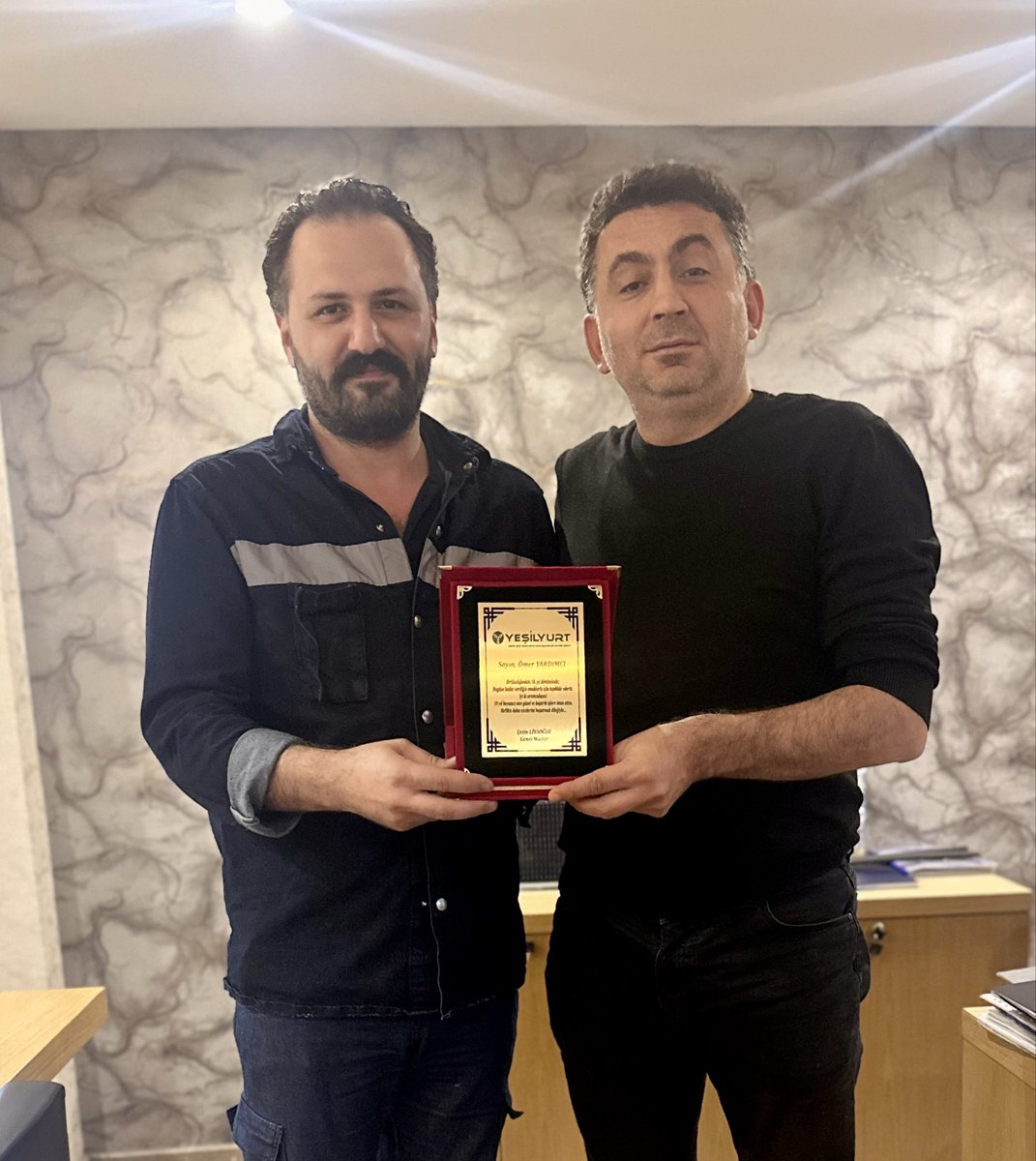 OmerYARDIMCI's tweet photo. Yeşilyurt Group ‘ta 10. Yılımı tamamladım.

Nezaketleri için Genel Müdürümüz Sayın Çetin LİVAOĞLU‘na , Fabrika Müdürümüz Sayın Hüseyin Kiremitçi‘ye ve birlikte emek verdiğimiz mesai arkadaşlarıma teşekkür ediyorum.
Her geçen yıl tecrübe, gelecekteki her gün yeni bir fırsat olsun. https://t.co/ufBulbsPFN