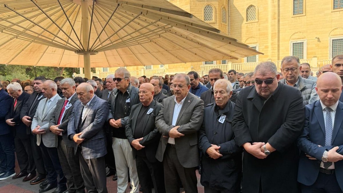 İstanbul Esnaf ve Sanatkârlar Odaları Birlik Başkanımız Faik YILMAZ’ a son
görevimizi yaptık Allah rahmet eylesin makamı cennet olsun.