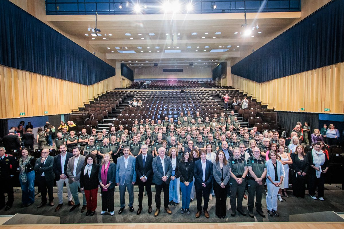 L'acte d'atorgament de distincions, presentat per la meteoròloga <a href="/gemmapuigf/">Gemma Puig Feliu</a>, destaca pel lliurament de 150 reconeixements a agents rurals per la seva trajectòria, a personal de la Direcció General d’#AgentsRurals i a entitats externes per la seva col·laboració.

#DiaAgentsRurals