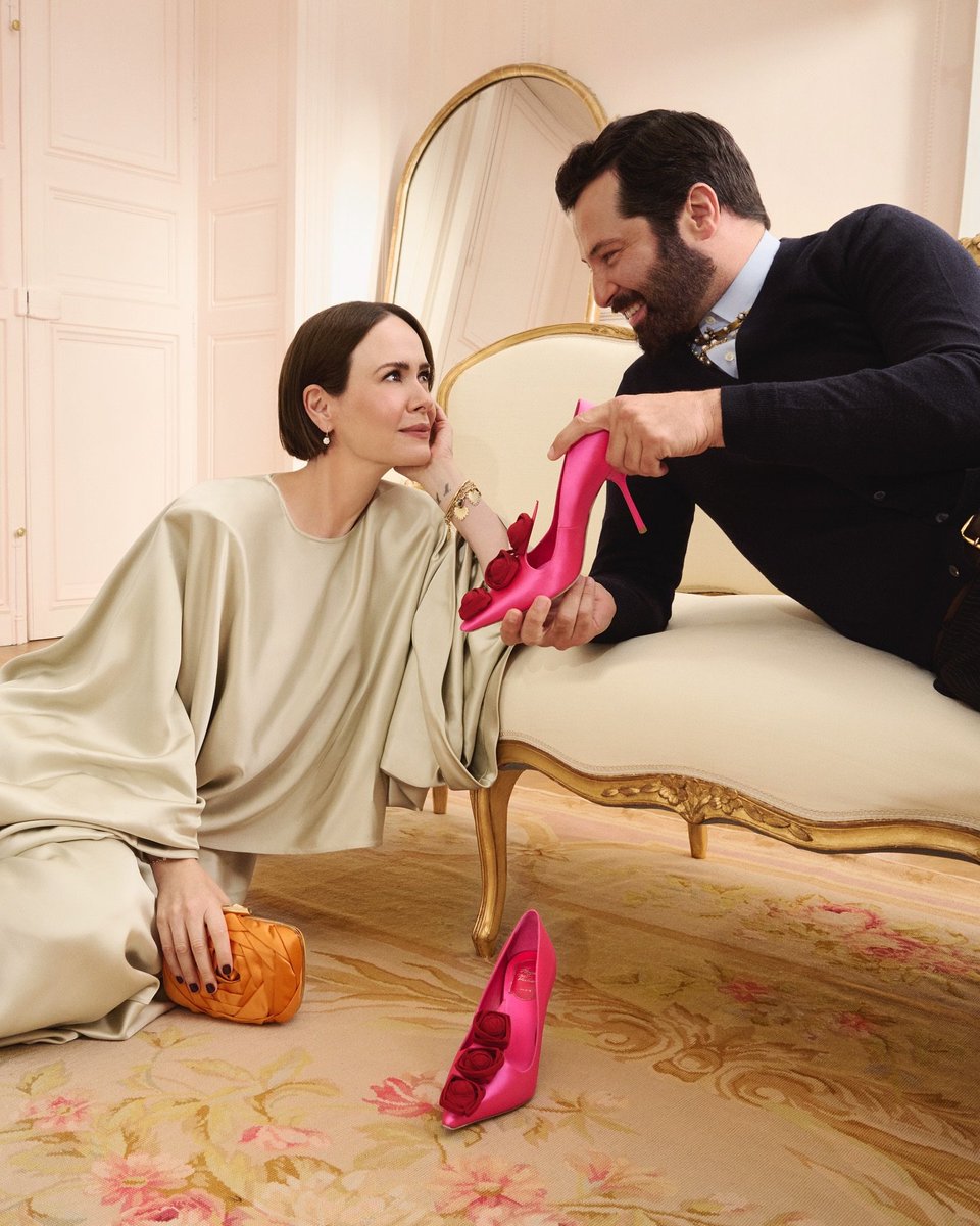 BraSarahPaulson's tweet image. Novas fotos de Sarah Paulson para Roger Vivier