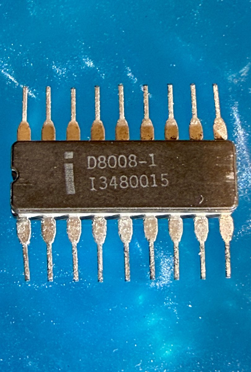 duke_cpu's tweet image. It’s #Intel‘s first 8bit #microprocessor!
This week, I finally worked on the kind donation of the awesome #computermuseum called ENTER Technikwelt in Solothurn, Switzerland. The request was to make die shots of the famous INTEL i8008 from 1972 made in 10 micron PMOS…
(1/n)