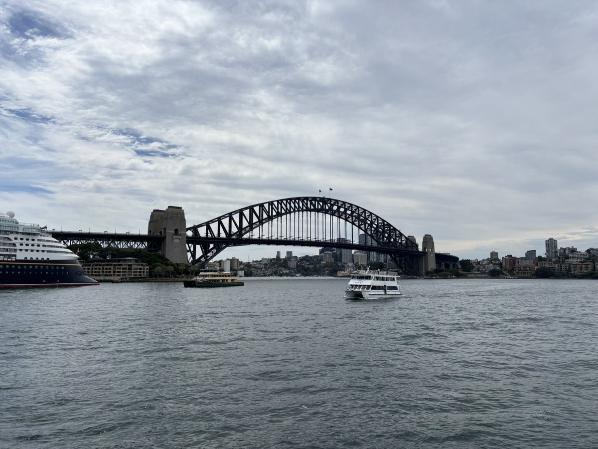SwedgeSwedge's tweet photo. Australians are too fucking hot 😍😍😍 https://t.co/uv45Xzo5Pn