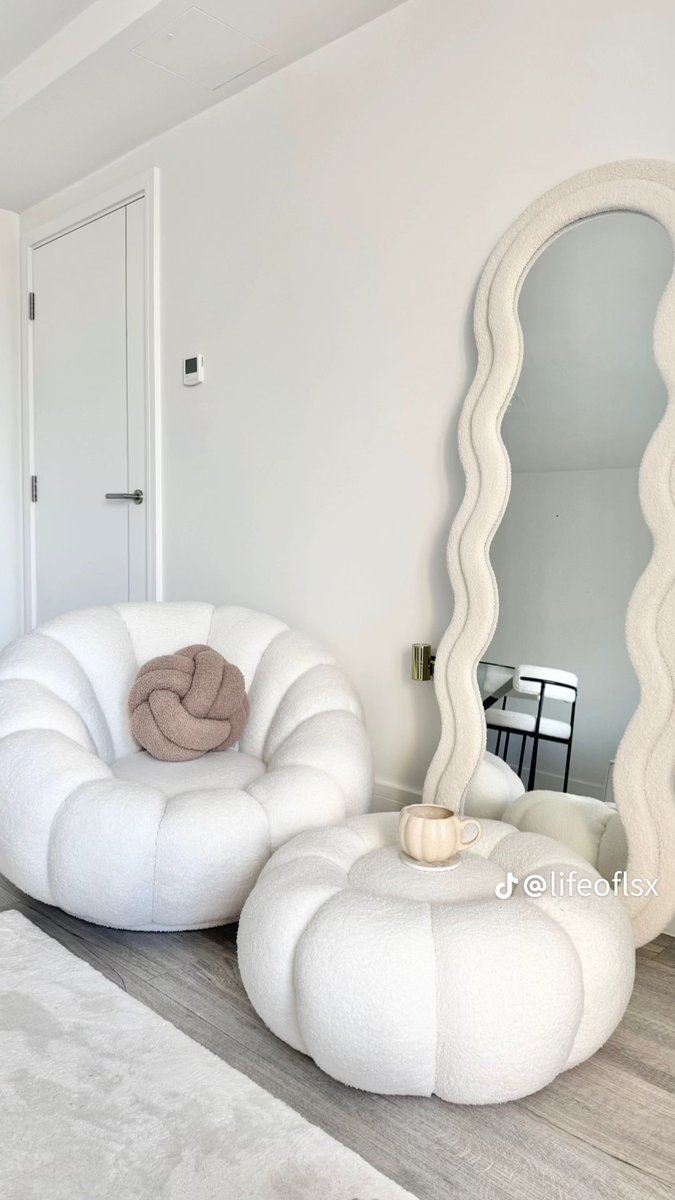 ysm_ii69's tweet image. C’est dans ce genre d’appartement que j’ai décidé de construire mon futur