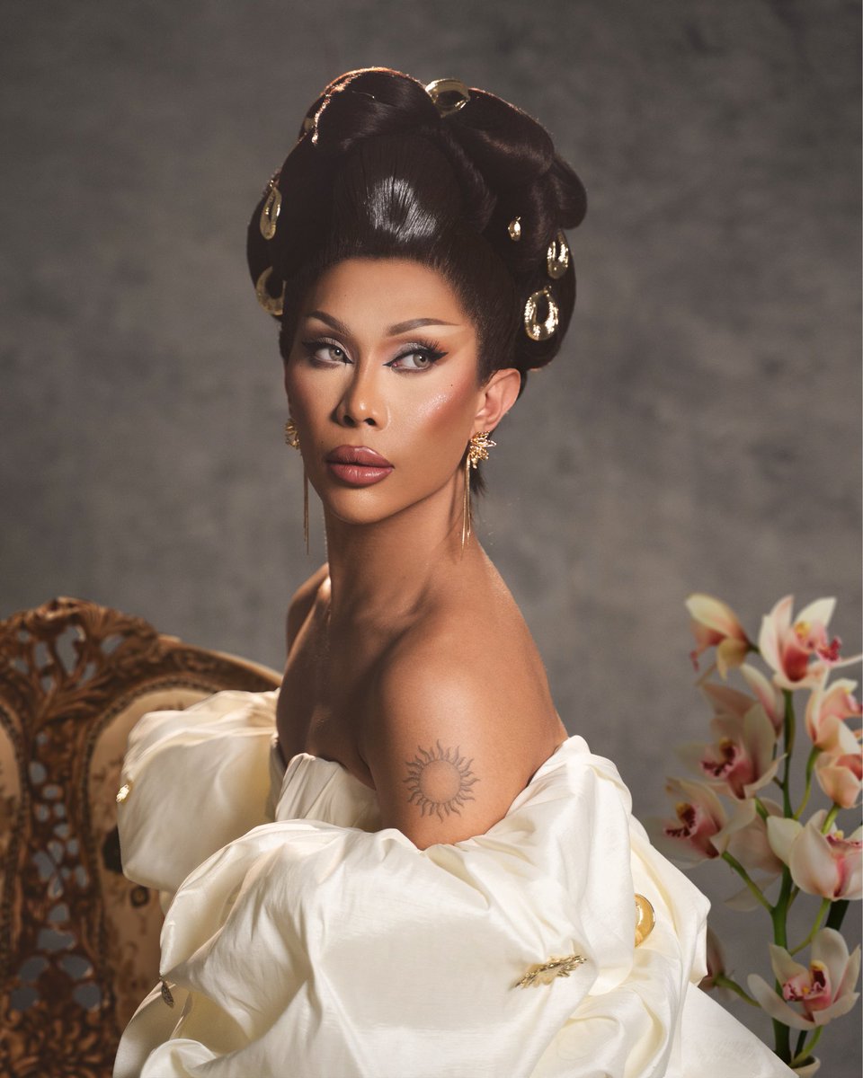 marinaxsummers's tweet image. Yung lola mong habulin daw nung panahon niya 🤍🕊️🪭

#DragRacePH #SlaysianRoyale Finale look ✨