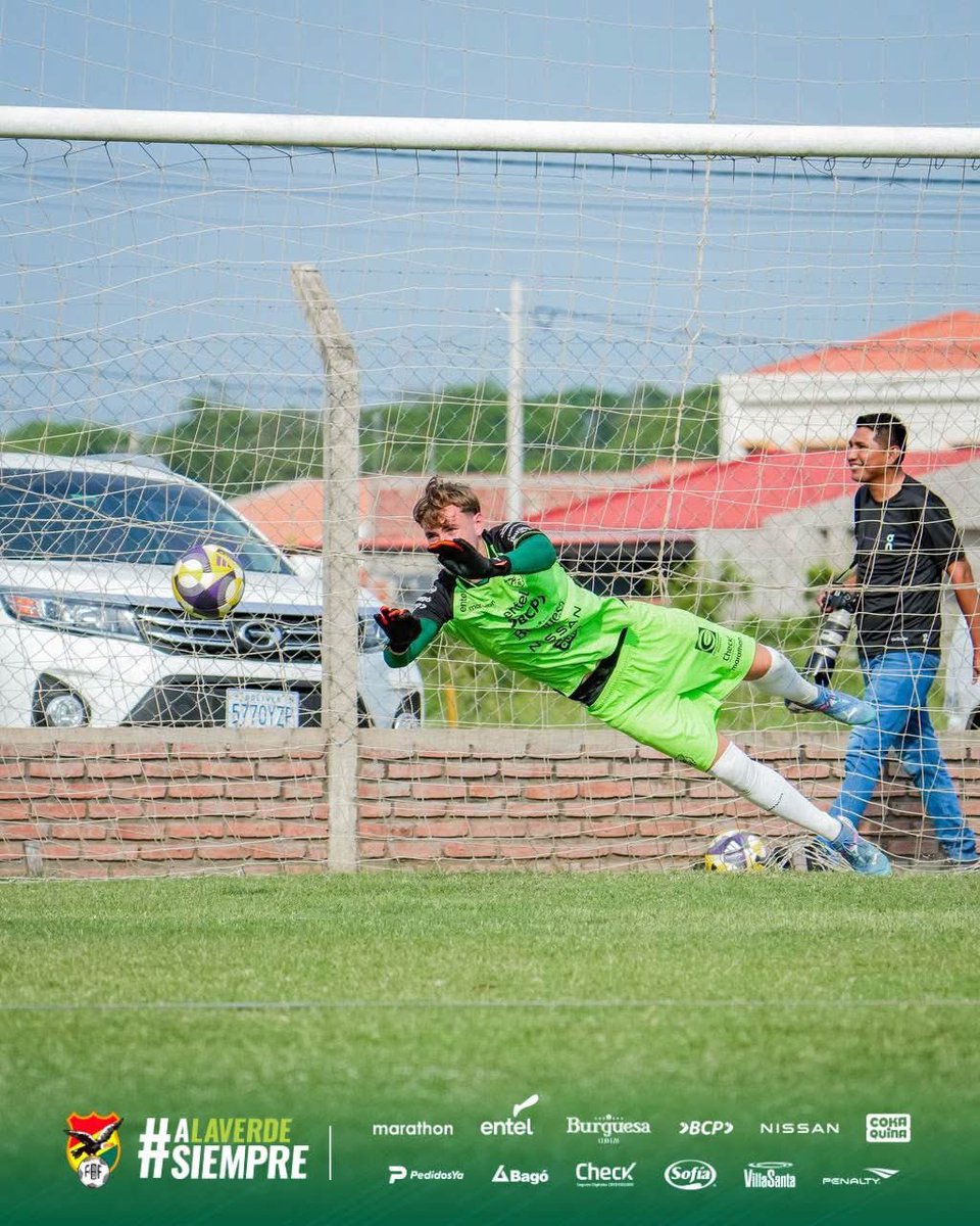 Football__Stage's tweet photo. The Bolivia U17 National Team has traveled to Argentina where they will play two friendly matches before departing for Qatar. 

Bolivia are in Group A with Qatar, Italy &amp; SOUTH AFRICA. 

The World Cup kicks off in 16 Days!! https://t.co/MMho6MC6Ht