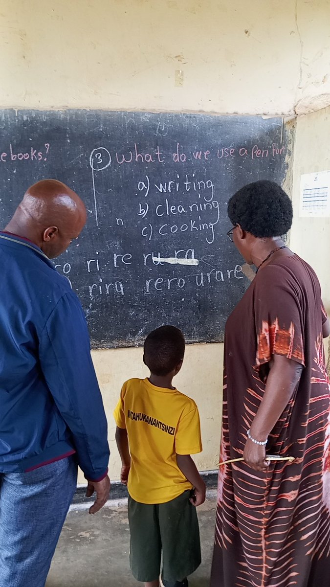 GKanombe's tweet photo. Kuwa 17/10/2025 ababyeyi barerera kuri GS Camp kanombe bitabiriye gahunda ya open day ngaruka gihembwe. Basuye ibikorwa bitandukanye by' ishuri harimo icyumba cy' umukobwa, isomero, igikoni ndetse n' abana muri rusange. https://t.co/L5c4zESihU