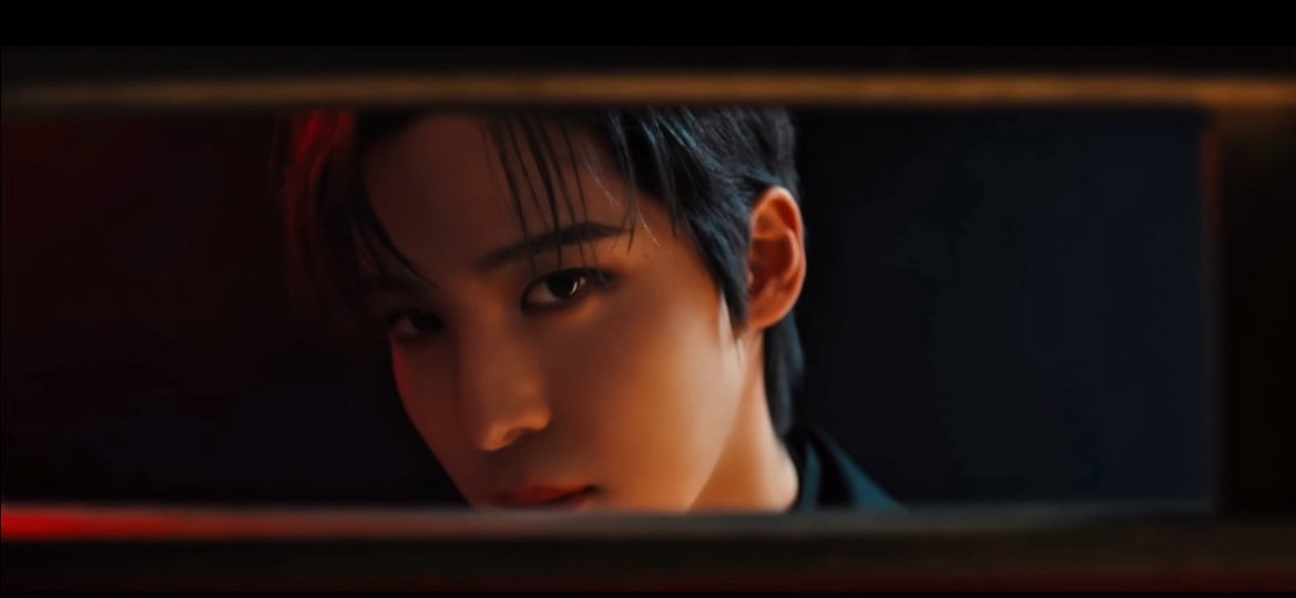 SLIDE TO ME AND IN YOUR FANTASY PARALLEL THANK YOU YUNHO