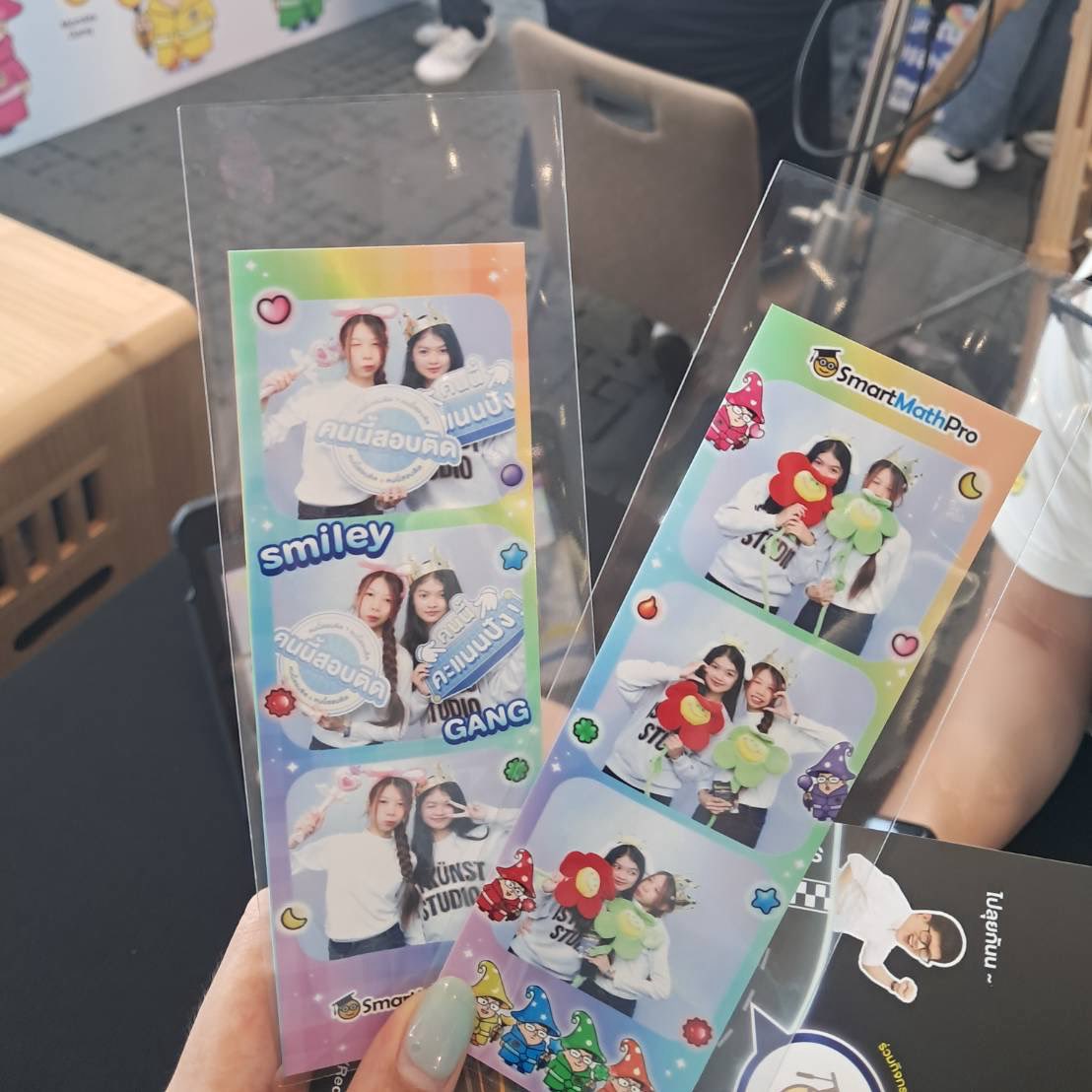 benizewithu's tweet image. โค้งสุดท้ายที่ฟินที่สุด แอบเสียน้ำตาเร้กๆ รักมากอ่ะ home สุดๆ พี่ๆตั้งใจสอน เราก็ตั้งใจเม้า หยอก เมคเฟรนกับเพื่อนคือน่าร้ากสุดๆ i luv ทุกคนนะ แล้วคือได้ของมาเยอะมาก จุ่มพวงกุญแจได้ซีเคร้ทด้วยแหละ ิิ พี่ปั้นจำได้ อ.ขลุ่ยจำได้ว่าตอบบ่อย รักพี่หนูทักปุ้ปตอบปั้ป 💖#sonicestry