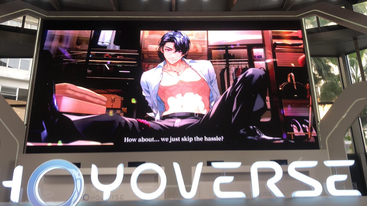 Marius did NOT spread his legs on the big screen for nothing
