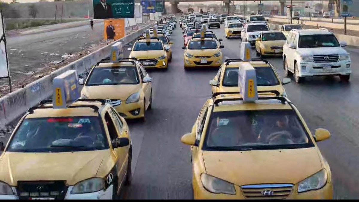 مأجر 200 سيارة تكسي يرفعون لافتات 
رقم الكتلة .!!
كل واحد 25 الف ، 5 مليون دينار خلال فرة بداخل شوارع بغداد .؟!

هالخمس ملايين لو منطيها قبل الانتخابات بنيّة صادقة للعوائل جان هسه عندك جمهور حقيقي .!!

المهم لو تموت ماتعدي اكثر من مقعدين ياعموري لو تصرف ترليون!