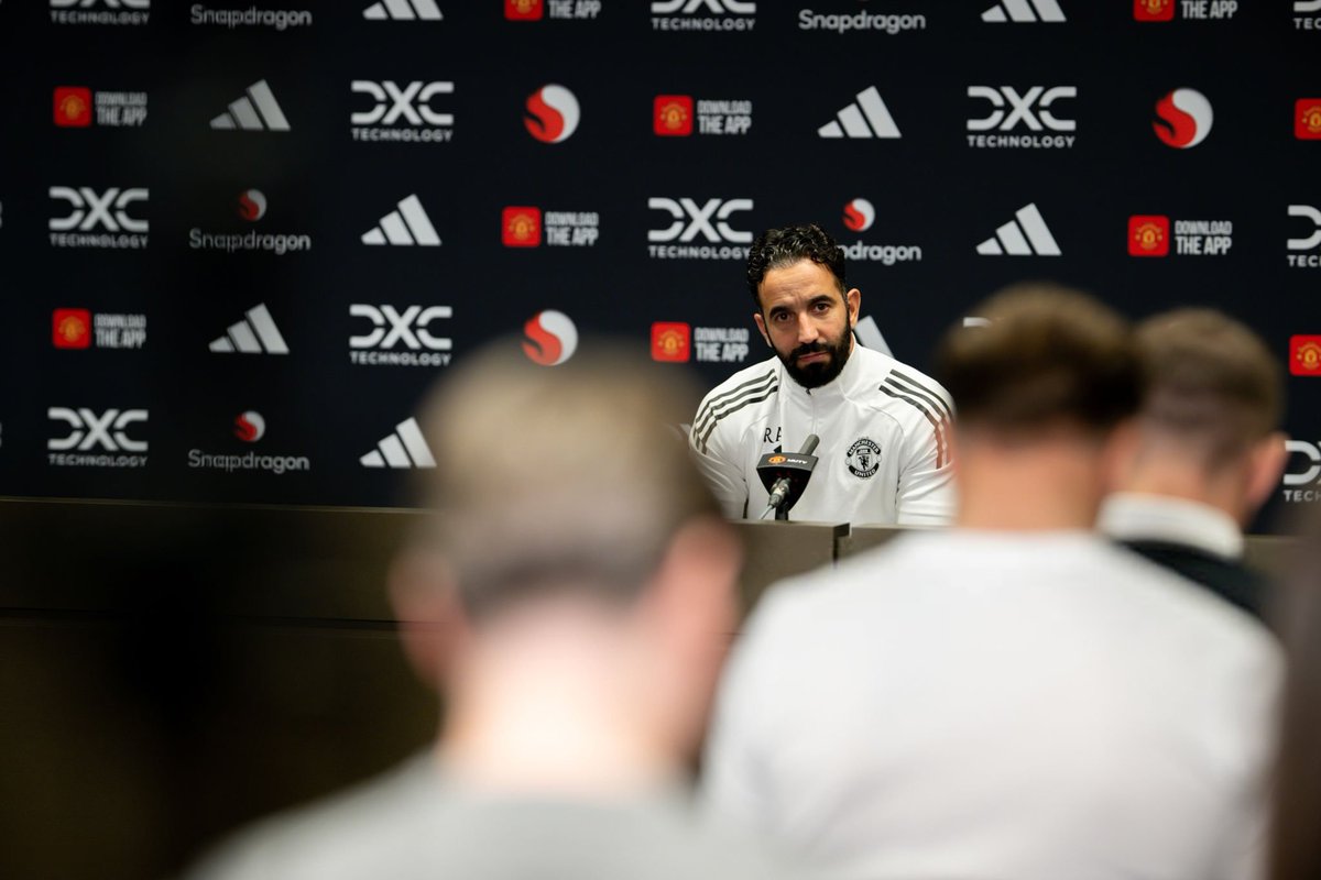 MUFCDH's tweet image. Ruben Amorim during the press conference for the Liverpool match. #MUFC