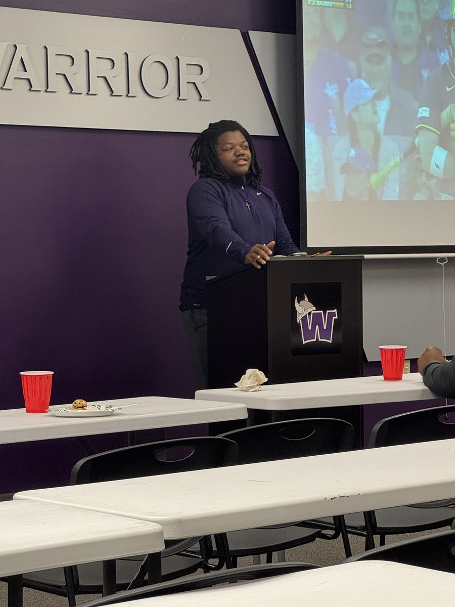 Coach_Clarey's tweet photo. Had a great time last night enjoying some fellowship and a meal as a defense! Thank you to Jadon for giving a great message from the book of Luke! It was a much needed recharge to end our bye week! Ready to continue to build these last few weeks! @wu_football https://t.co/CMErbe3d3N