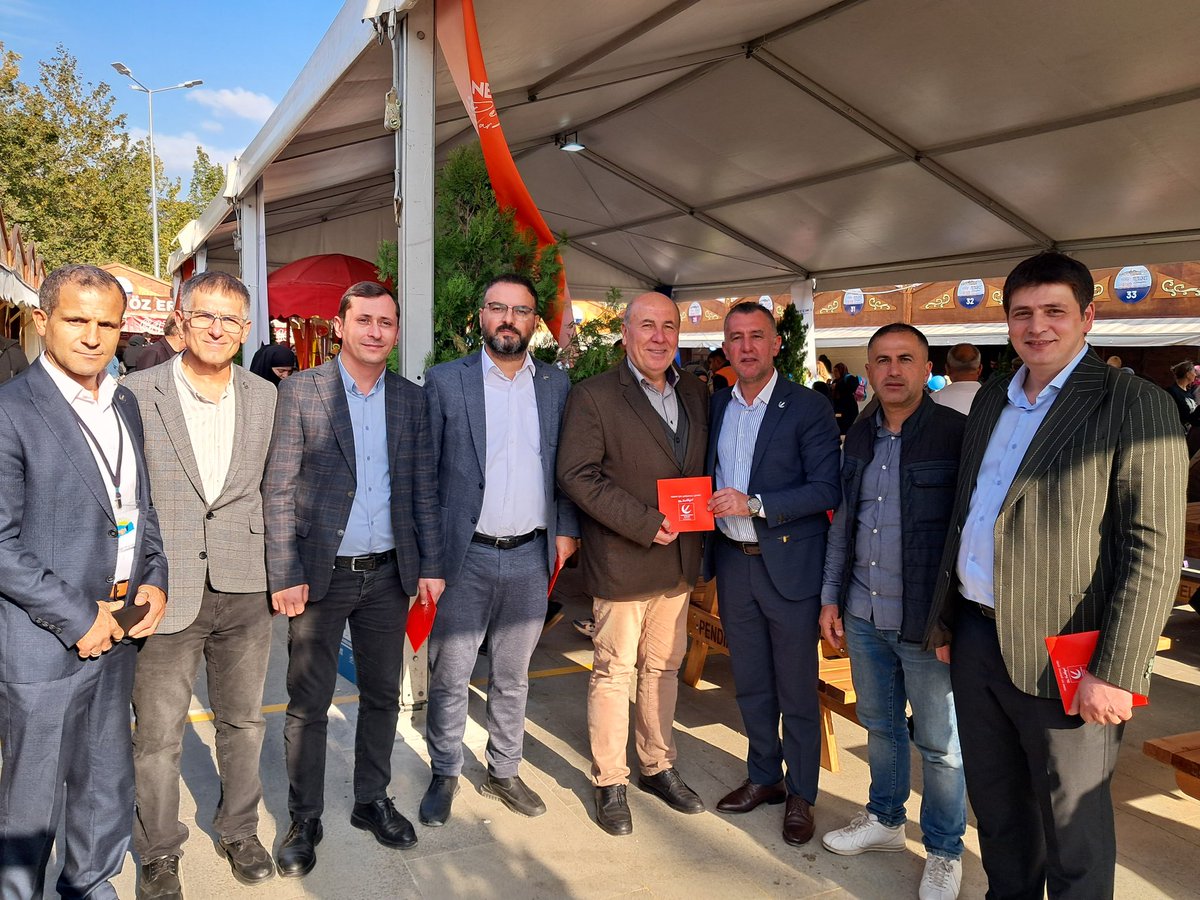 Yeniden Refah Pendik İlçe Başkanımız Sn.Fatih Yavaş ve yönetimi olarak Sivil toplum kuruluşlarının yönetici ve temsilcileri ile muhtarlarımızı 19 Ekim 2025  Pazar günü gerçekleşecek olan İstanbul 3ncü Olağan Kongremize davet etti.

<a href="/erbakanfatih/">Dr. Fatih Erbakan</a> 
<a href="/nuriozatatr/">Nuri ÖZATA</a> 
<a href="/fatihyavas_/">🇹🇷🇹🇷Fatih YAVAŞ🇹🇷🇹🇷</a>