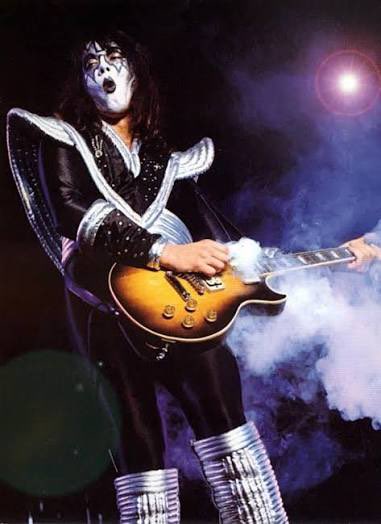 Ace Frehley, the legendary Spaceman from Kiss, has passed 

Kiss was the 1st band I got into, back in elementary school, about 50 years ago &amp; Ace was my favorite member

I think it’s fair 2 say: no 1 in Rock, ever inspired more people to play guitar, than Ace Frehley

 RIP Curly