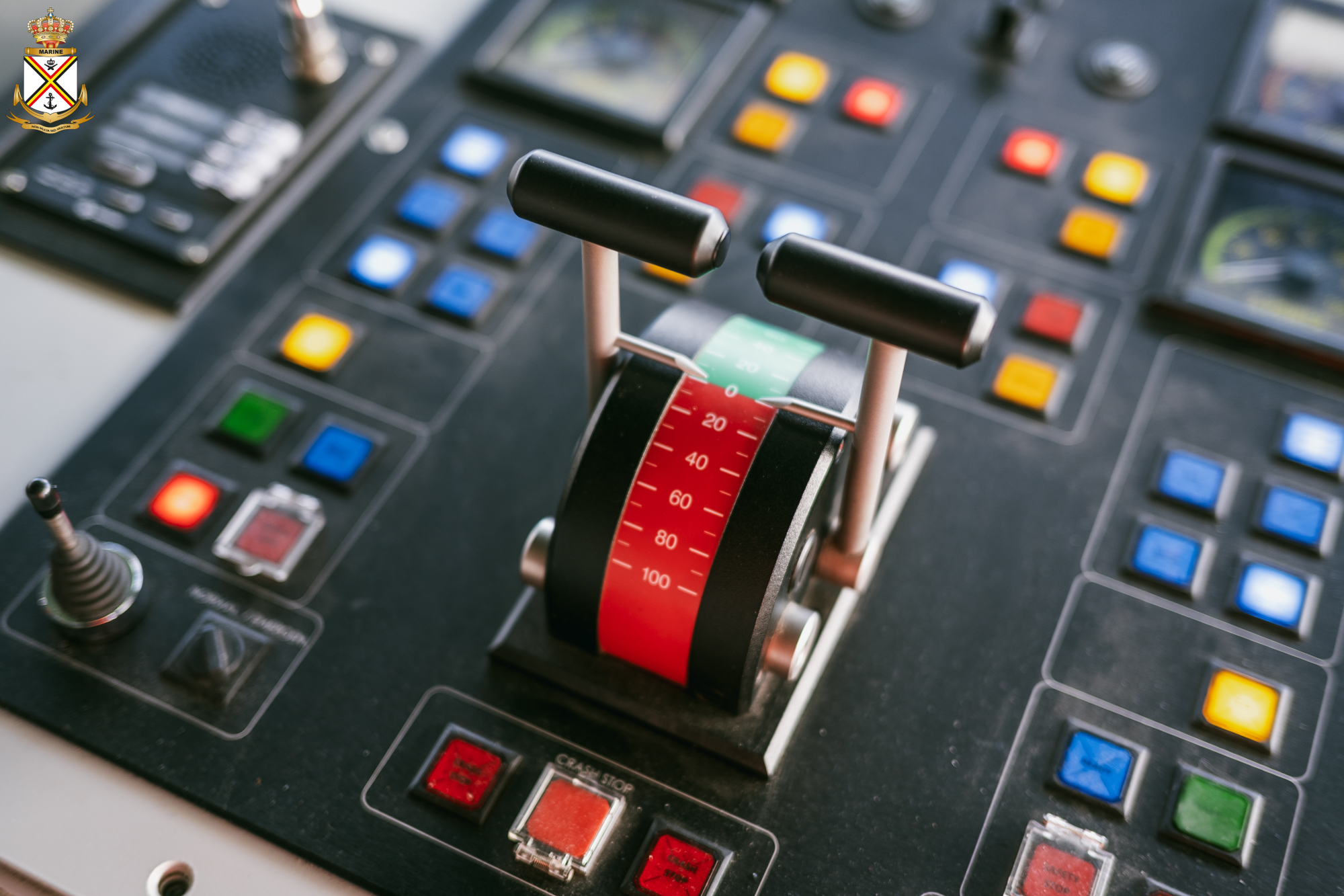 G3eLo4WW4AAda99?format=jpg&name=large