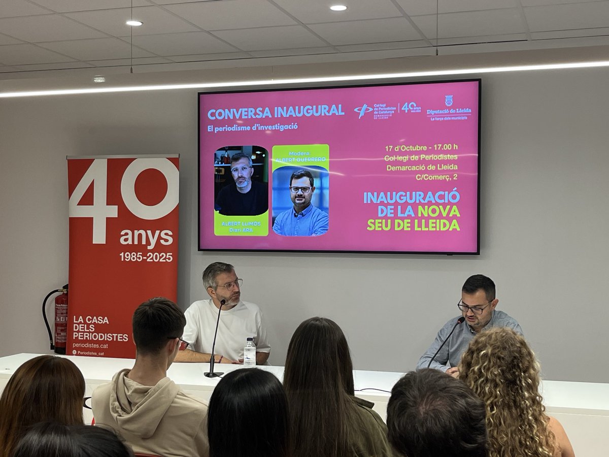 periodistes_cat's tweet image. Per cloure aquest día tan especial pel #CPCLleida ho fem de la mà del periodista @AlbertLlimos amb una conversa amb el periodista @AlbertGuerrer i com a públic tenim alumnes de 4t de la carrera Comunicació i Periodisme de la @UdL_info