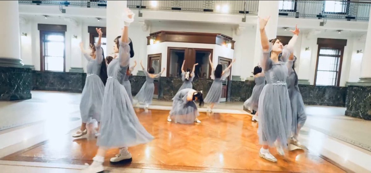 終盤のカットだけ編集でロール軸の回転入れてます。ひなさくちゃんの表情と併せてめちゃしっくりきませんか。【踊り手12人で】モブノデレラ／≠ME  踊ってみた
nicovideo.jp/watch/sm455239…

#sm45523998
#ニコニコ動画